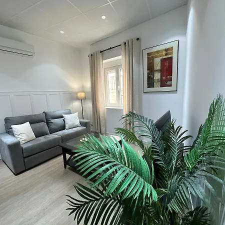 Nebro Luna Apartament *